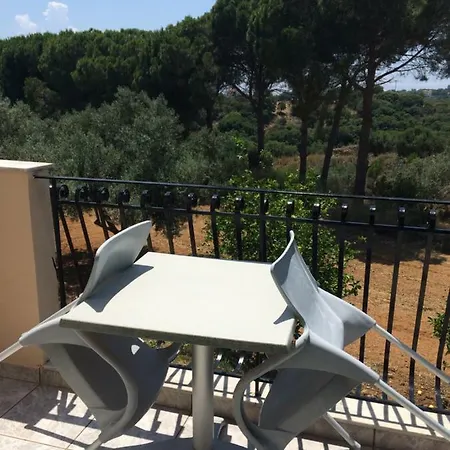 Koukounaries Daire Skala (Kefalonia)