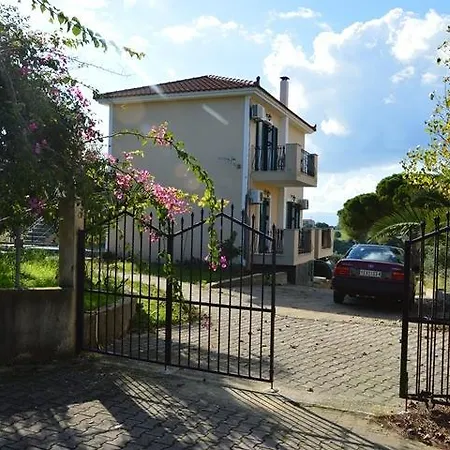 Koukounaries Apartament